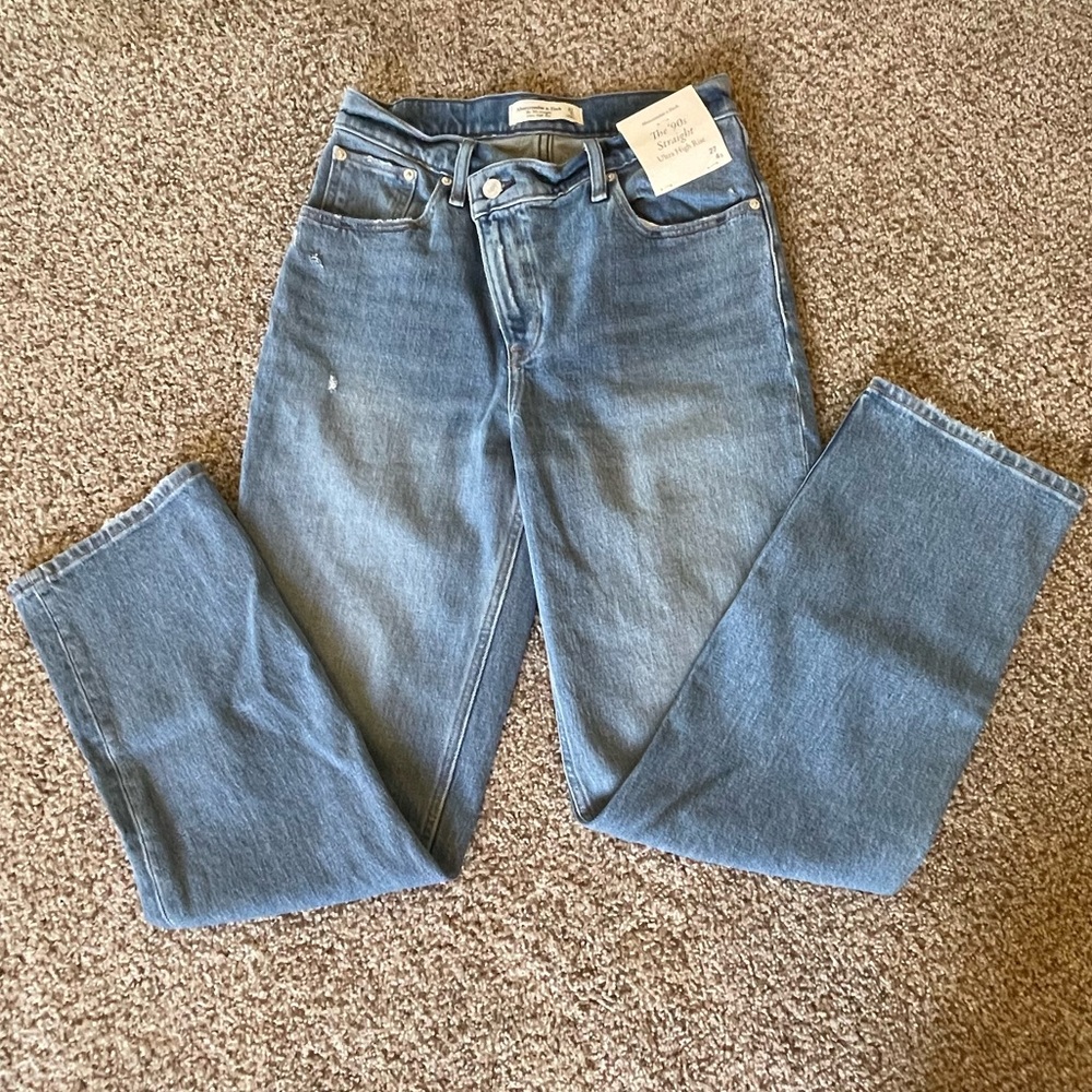 Abercrombie & Fitch The ‘90’s Straight Ultra High Rise